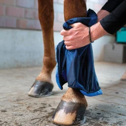 BACK ON TRACK BOT LL Back on Track® Cool on Track® Towel- Therapy|Hoof & Hock Boots