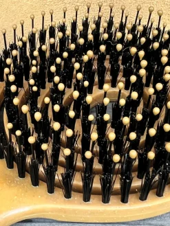 EPONA LTD Epona The Queen’s Mane & Tail Brush- Brushes & Hoof Picks