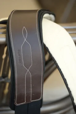 EQUIFIT ® Anatomical Hunter Girth with SheepsWool™ T-Foam Liner- Girths & Accessories