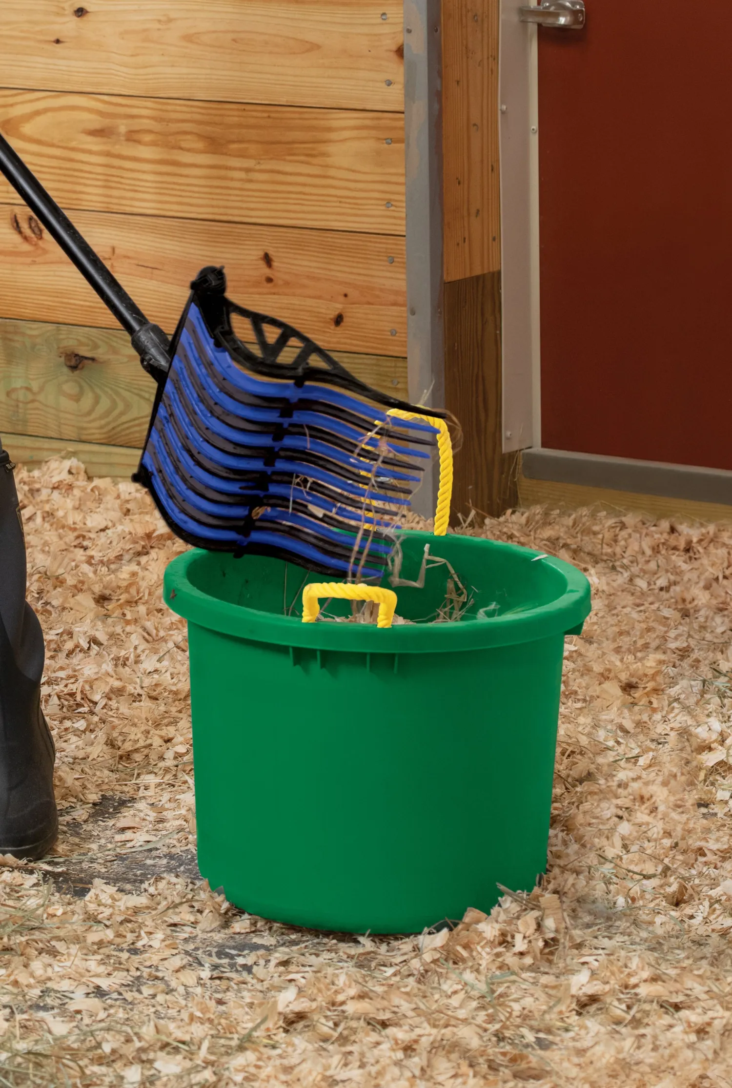 BRADLEY CALDWELL Fortiflex® 70-Quart Muck Bucket- Feed & Water Buckets