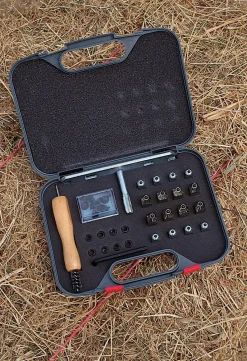 WEATHERBEETA Stud Kit- Horse Shoe Studs